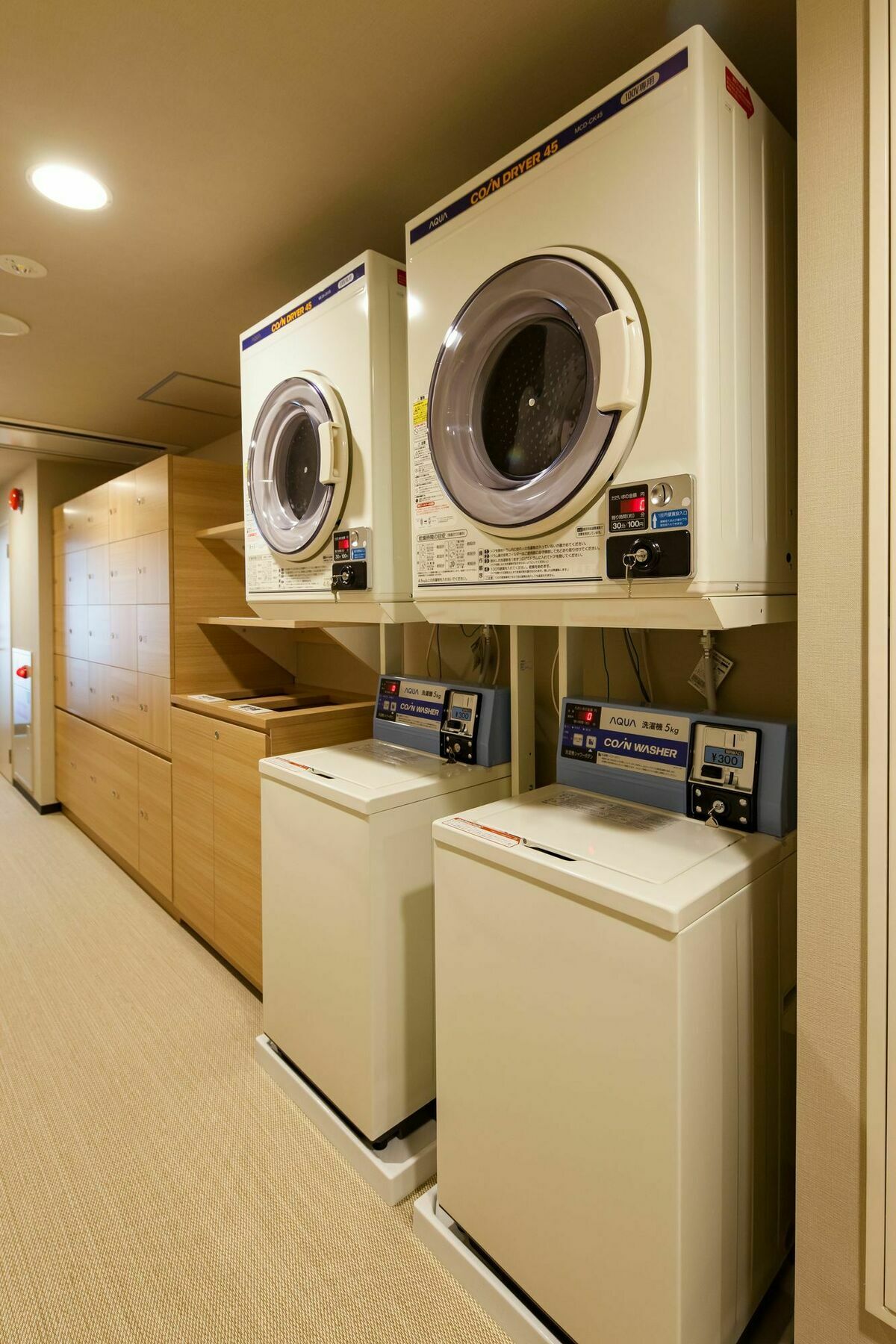 Y'S Cabin Osaka Namba Екстер'єр фото